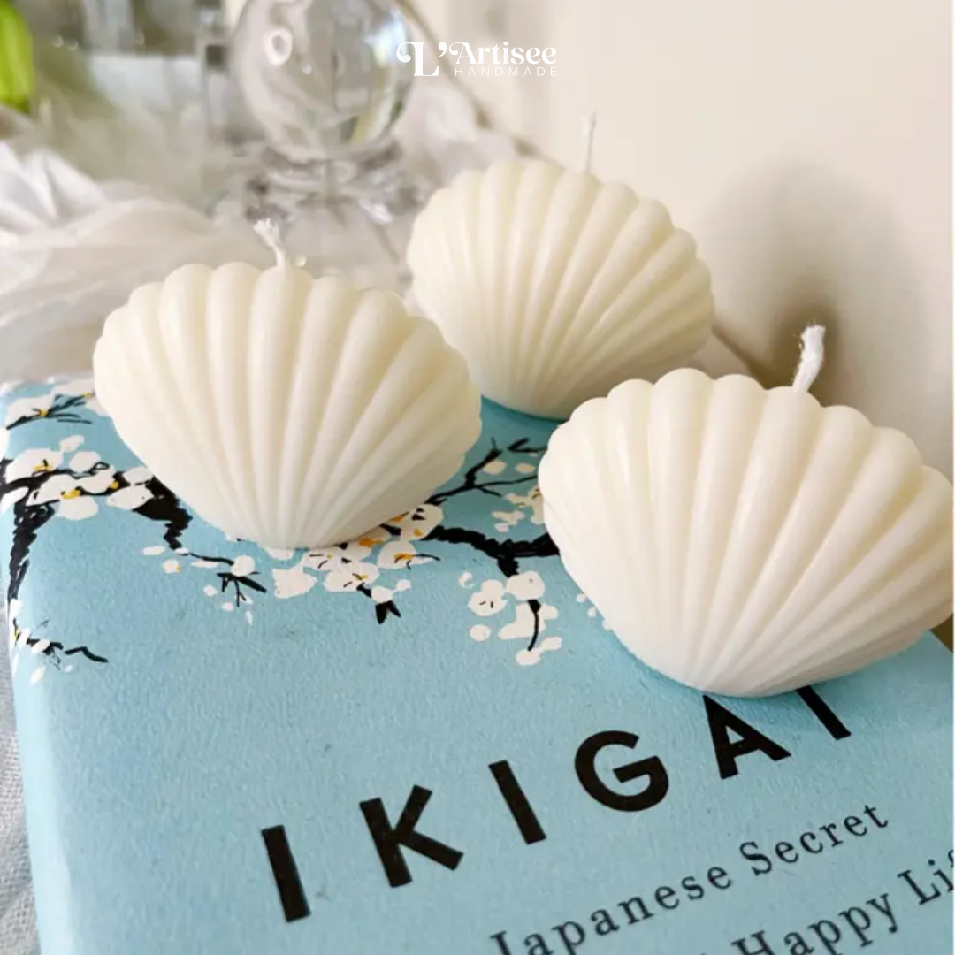 Clam Shell Candle (Small)